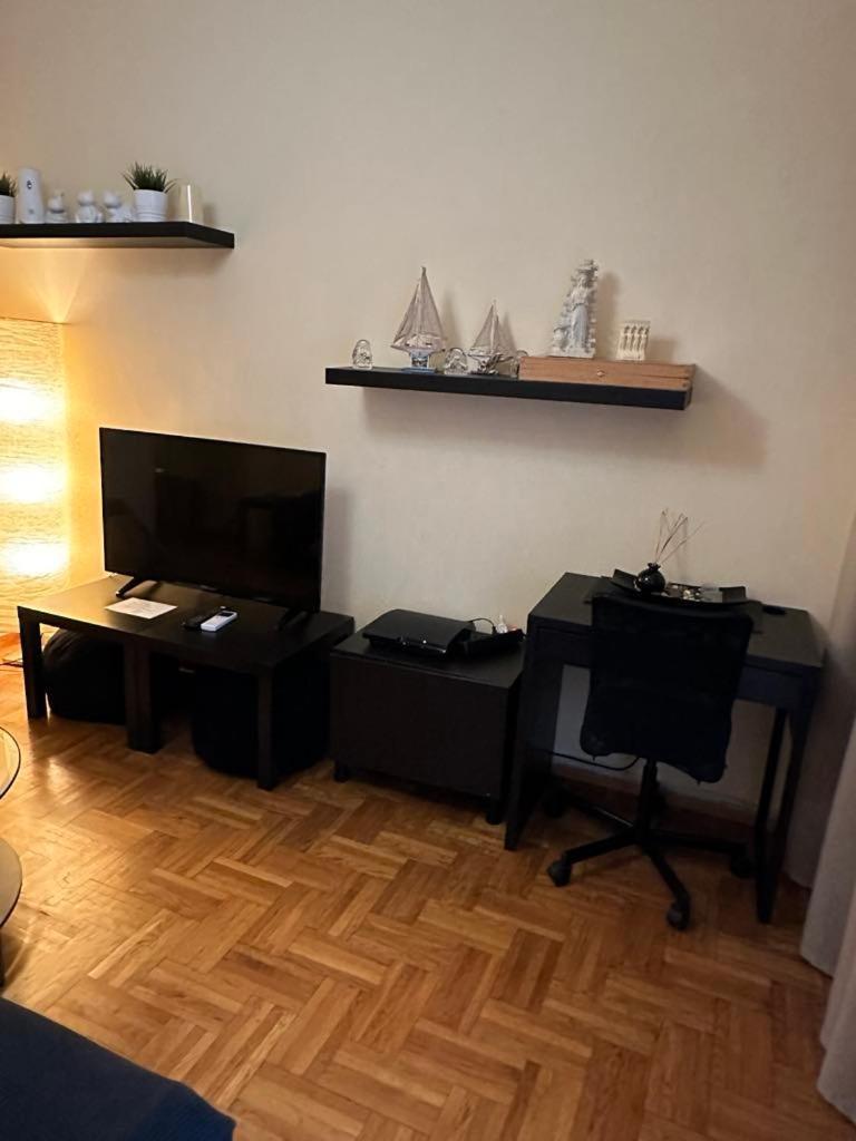Renovated Cozy Apartment Near To Acropolis アテネ エクステリア 写真
