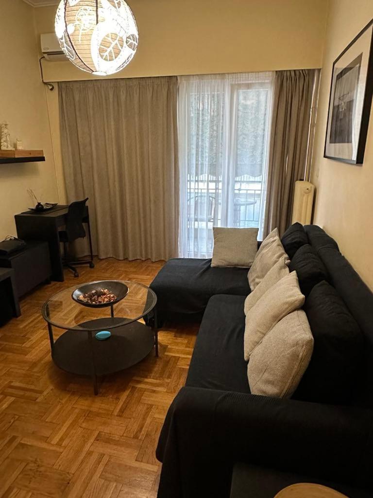 Renovated Cozy Apartment Near To Acropolis アテネ エクステリア 写真