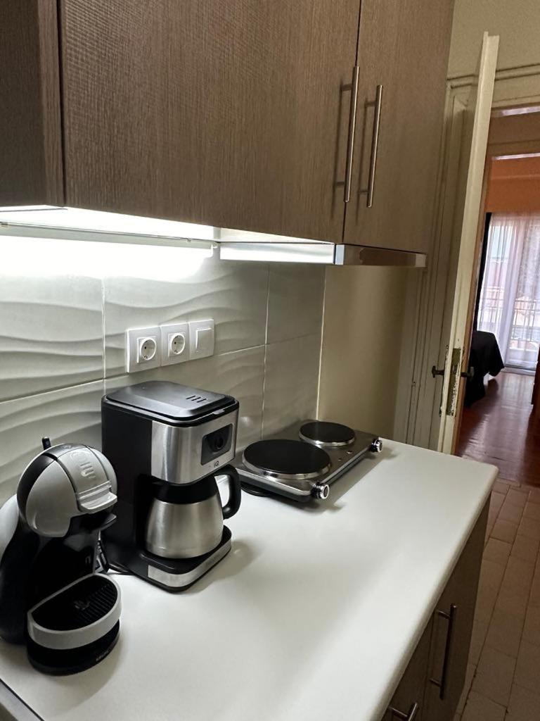 Renovated Cozy Apartment Near To Acropolis アテネ エクステリア 写真