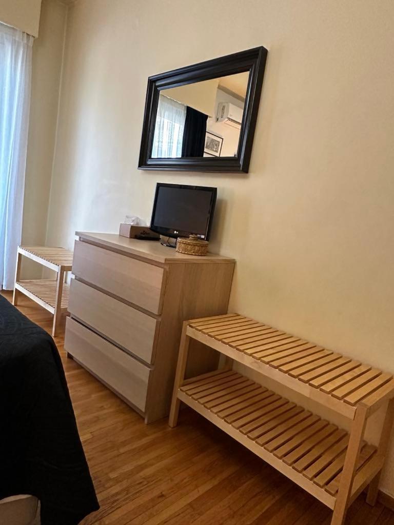 Renovated Cozy Apartment Near To Acropolis アテネ エクステリア 写真